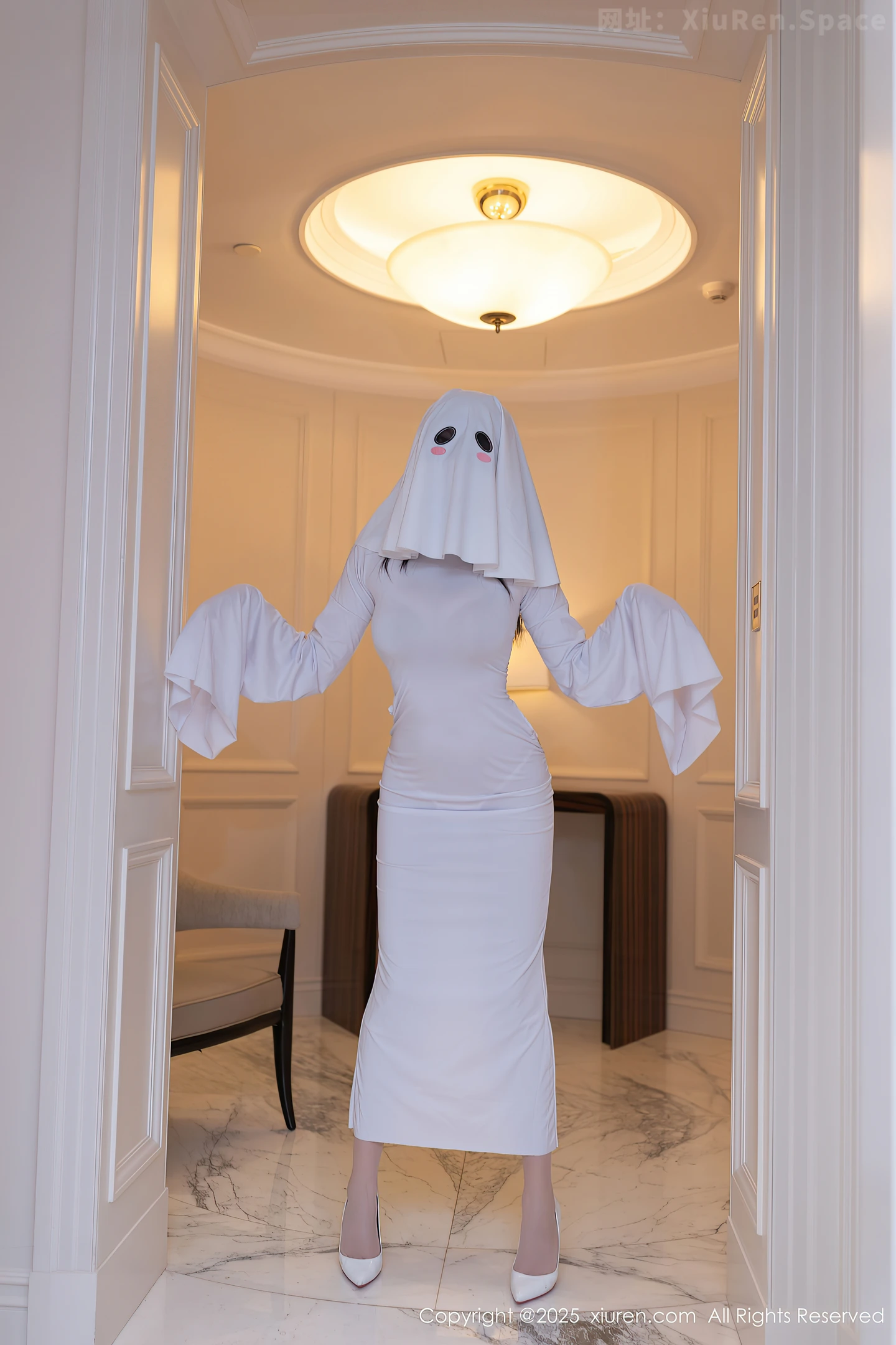 图片[5]-[XiuRen秀人网] VOL.10035 模特安然anran性感白色连衣短裙配白色丝袜秀曼妙身姿诱惑写真80P-秀人网官方网站